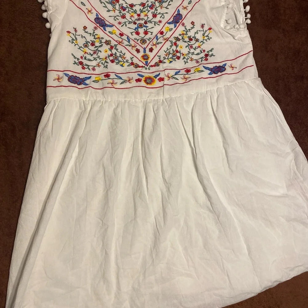 NEW Floral Embroidered White Kids Dress - Picture 2 of 5